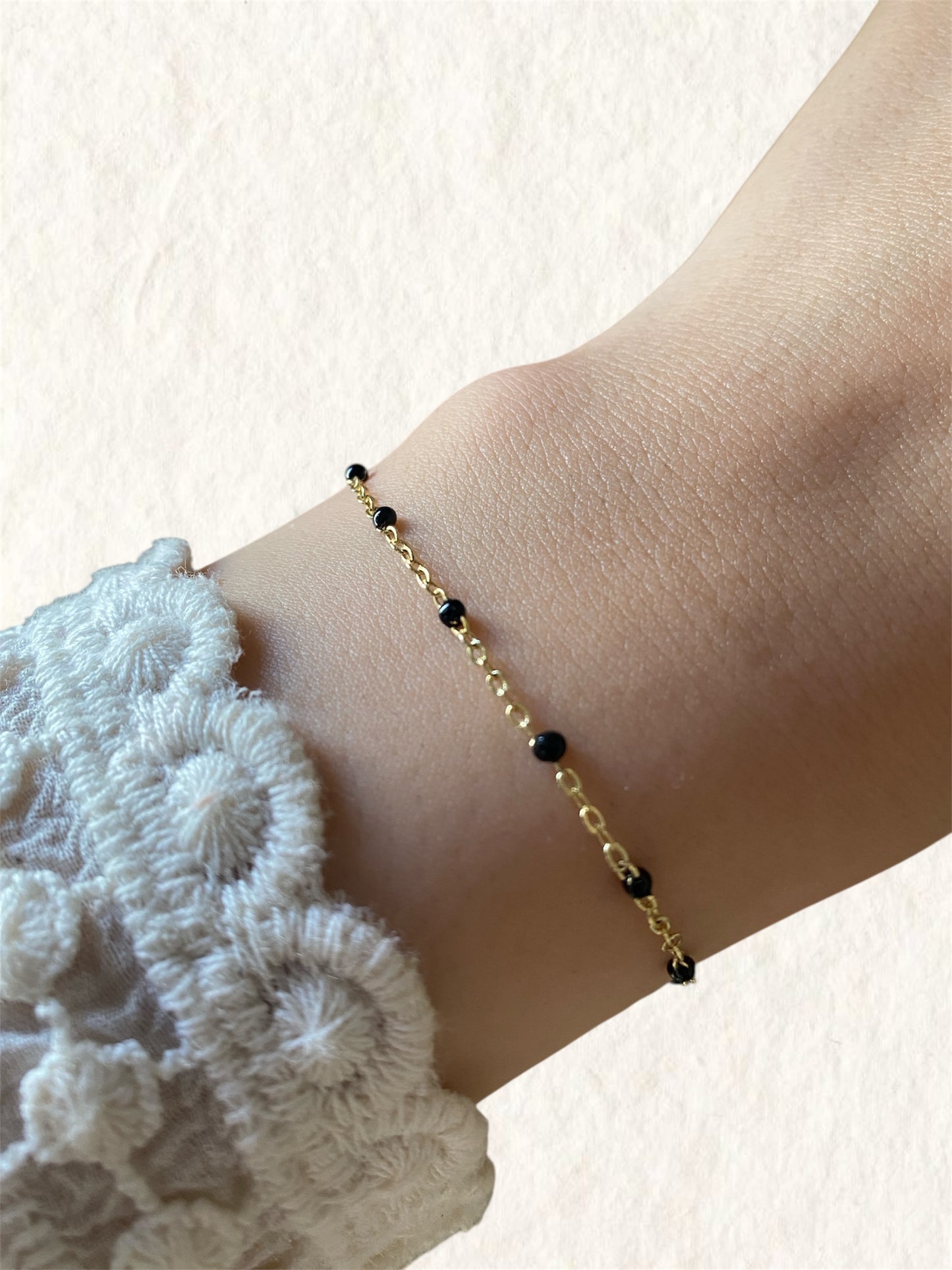 Noir thread bracelet
