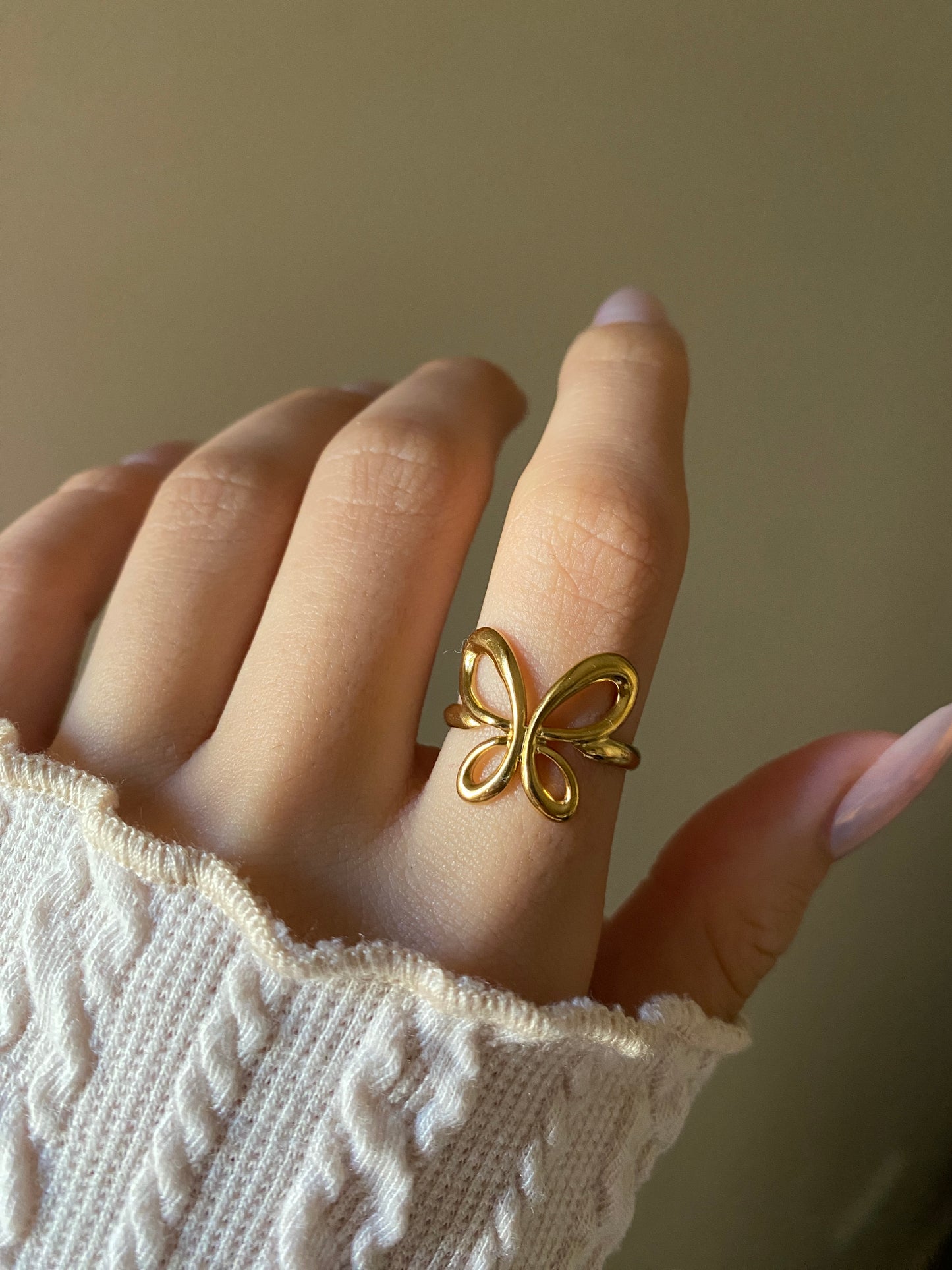 Golden papillon Ring