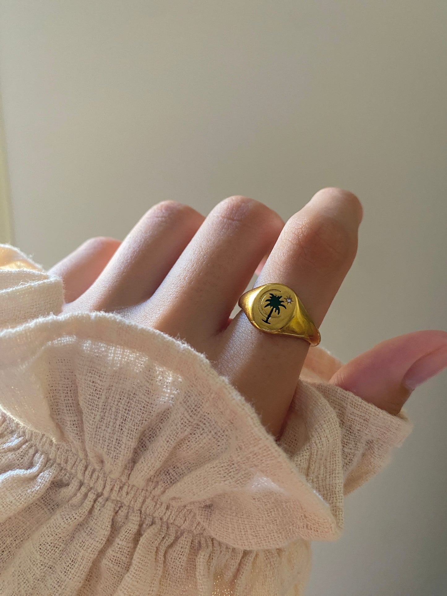 Palm Ring