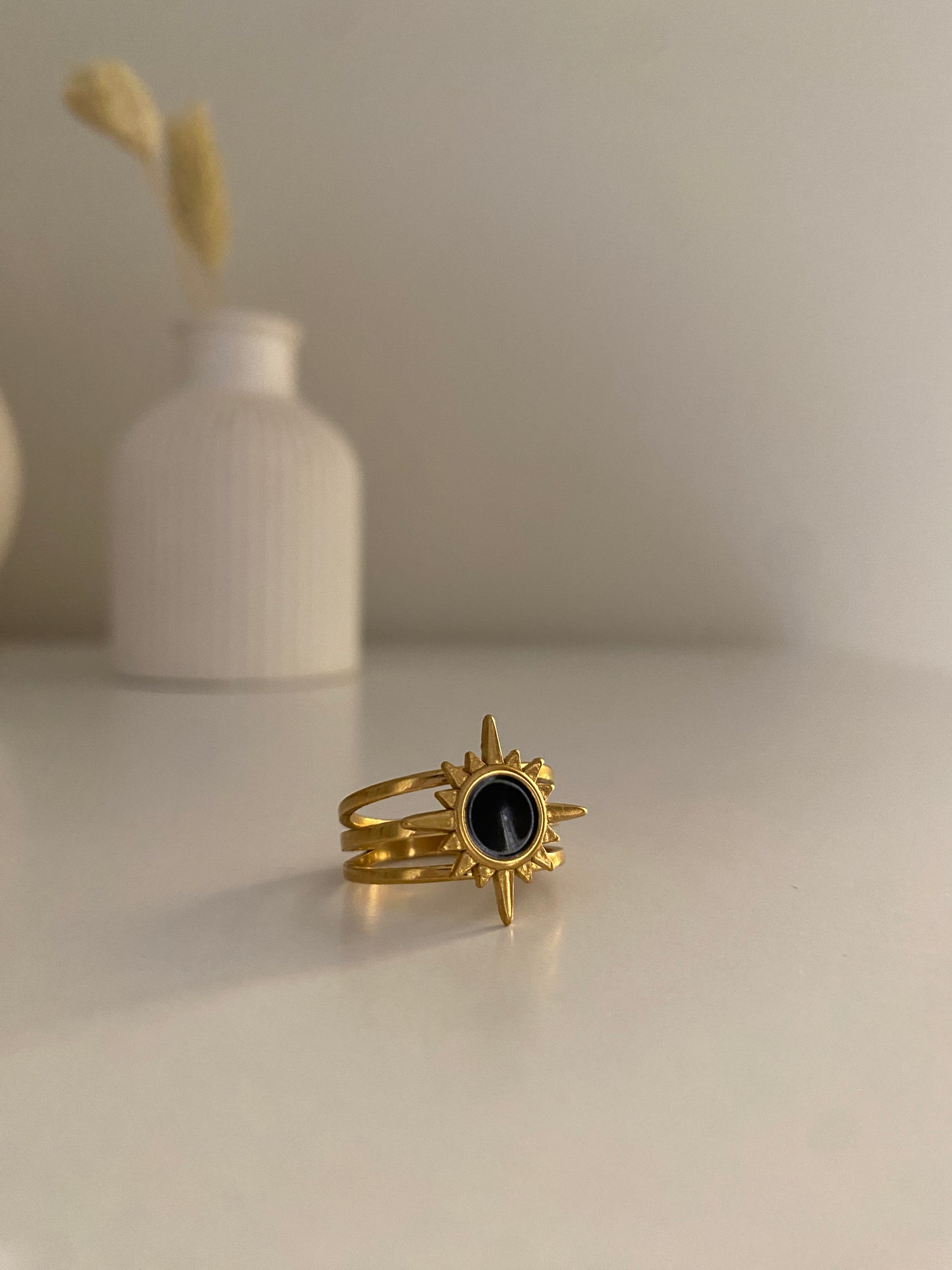 Black star ring