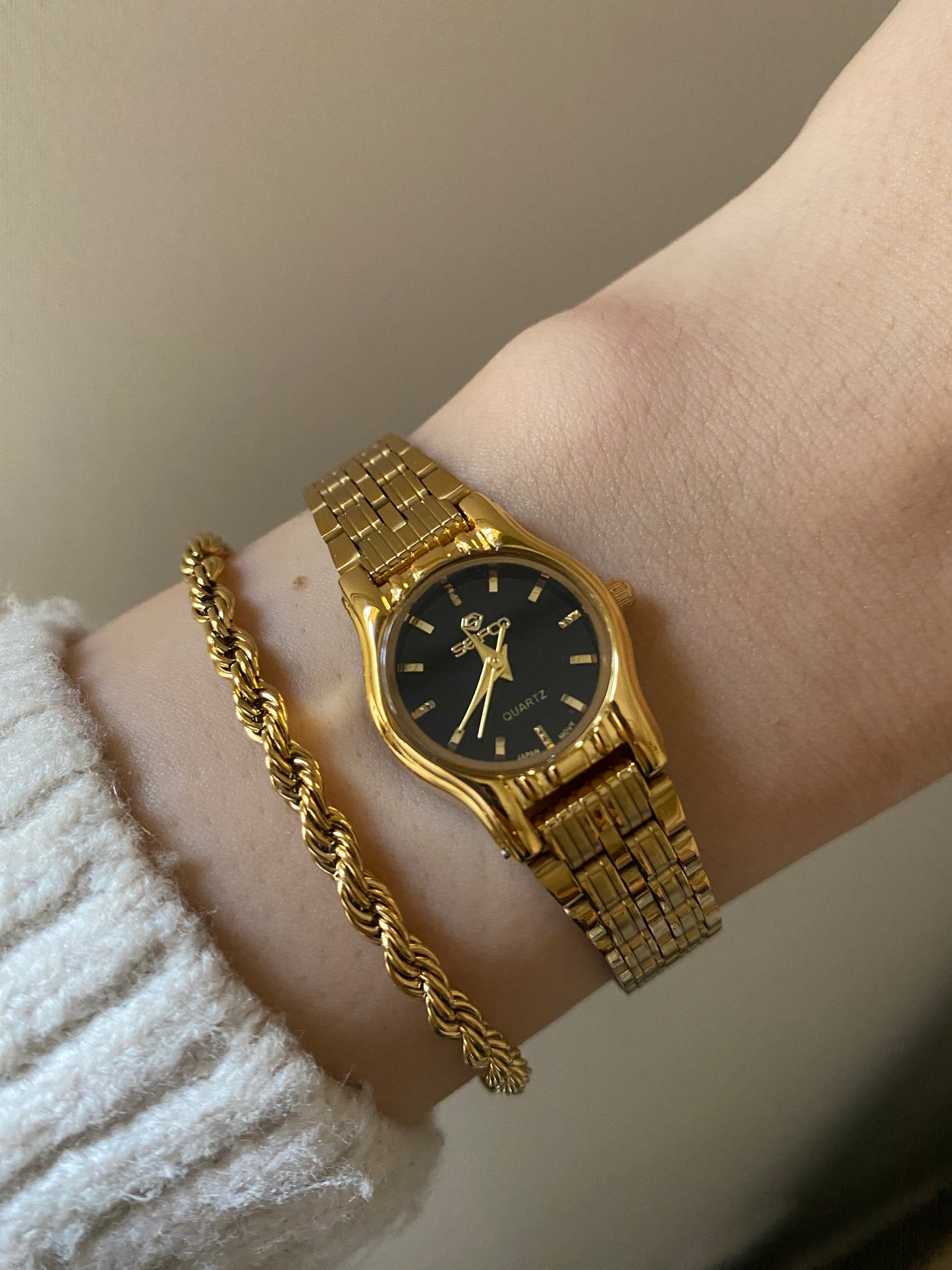 Seifco Black Round Watch