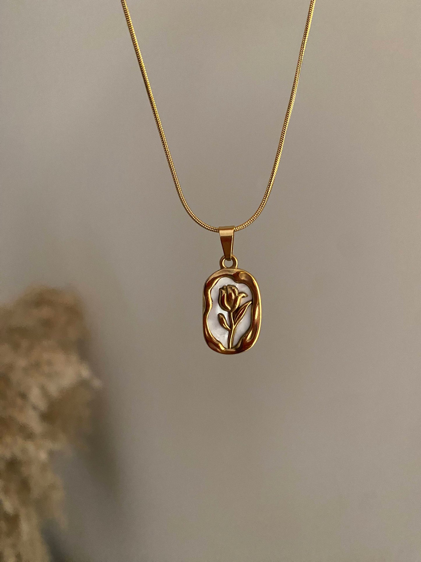 Tulip Necklace