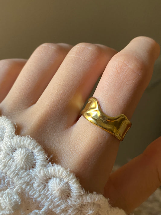 Wavy Ring
