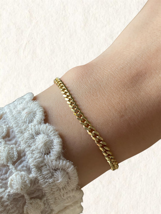 Golden link bracelet