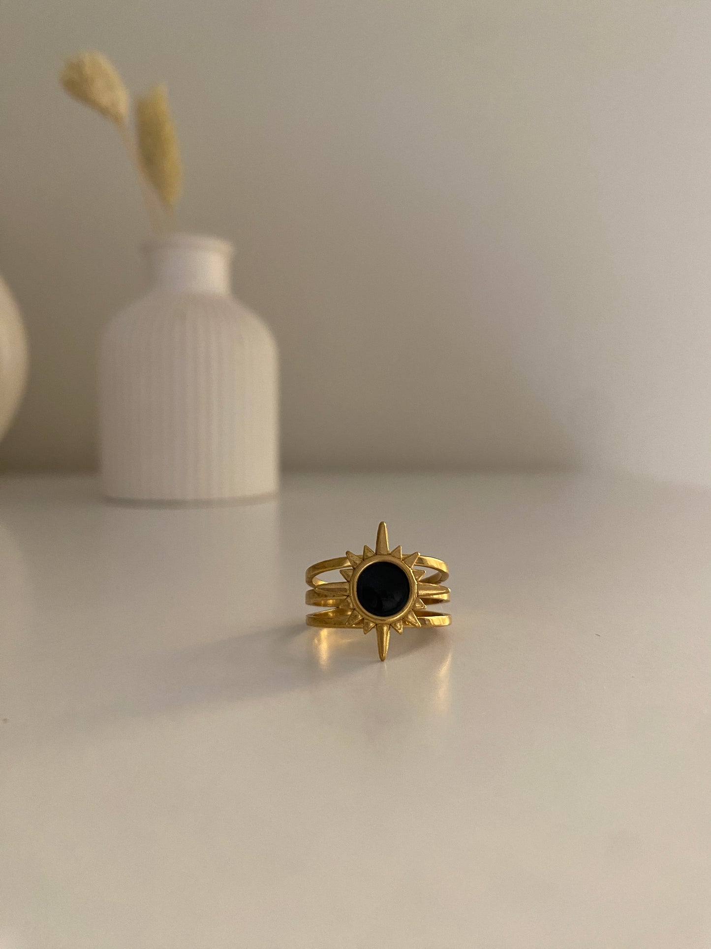 Black star ring