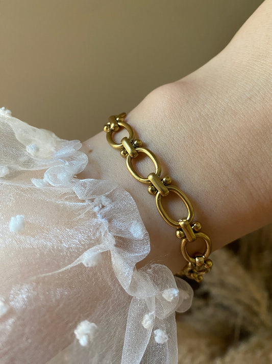 Linked chain bracelet