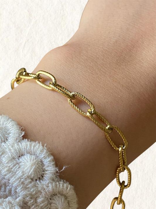 Paperclip bracelet