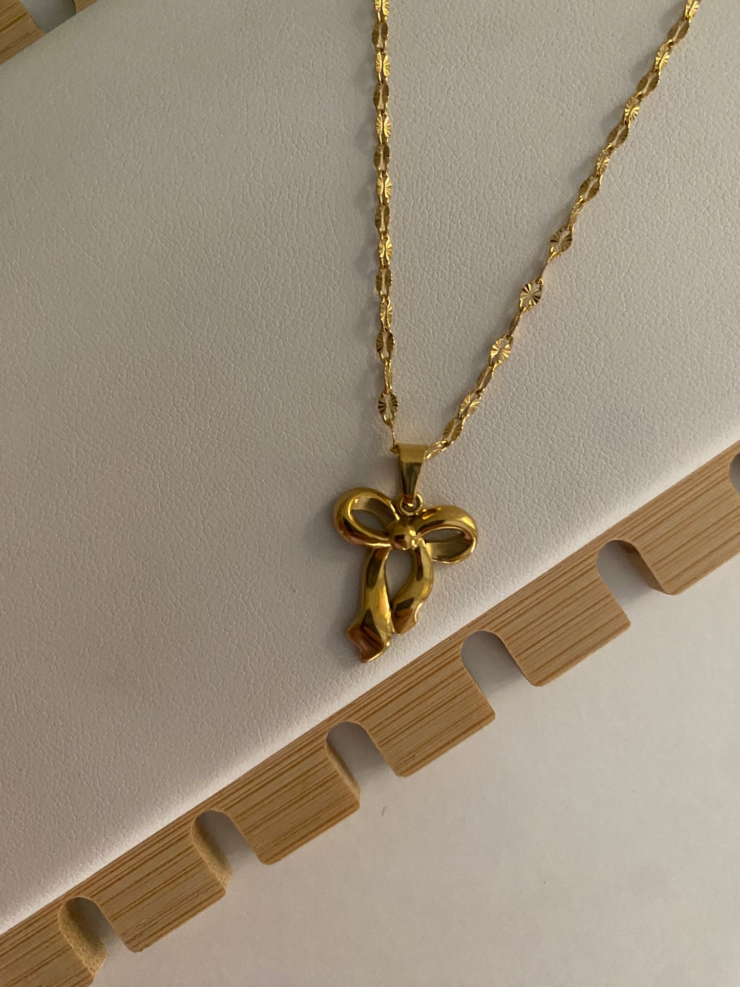 Ribbon Necklace