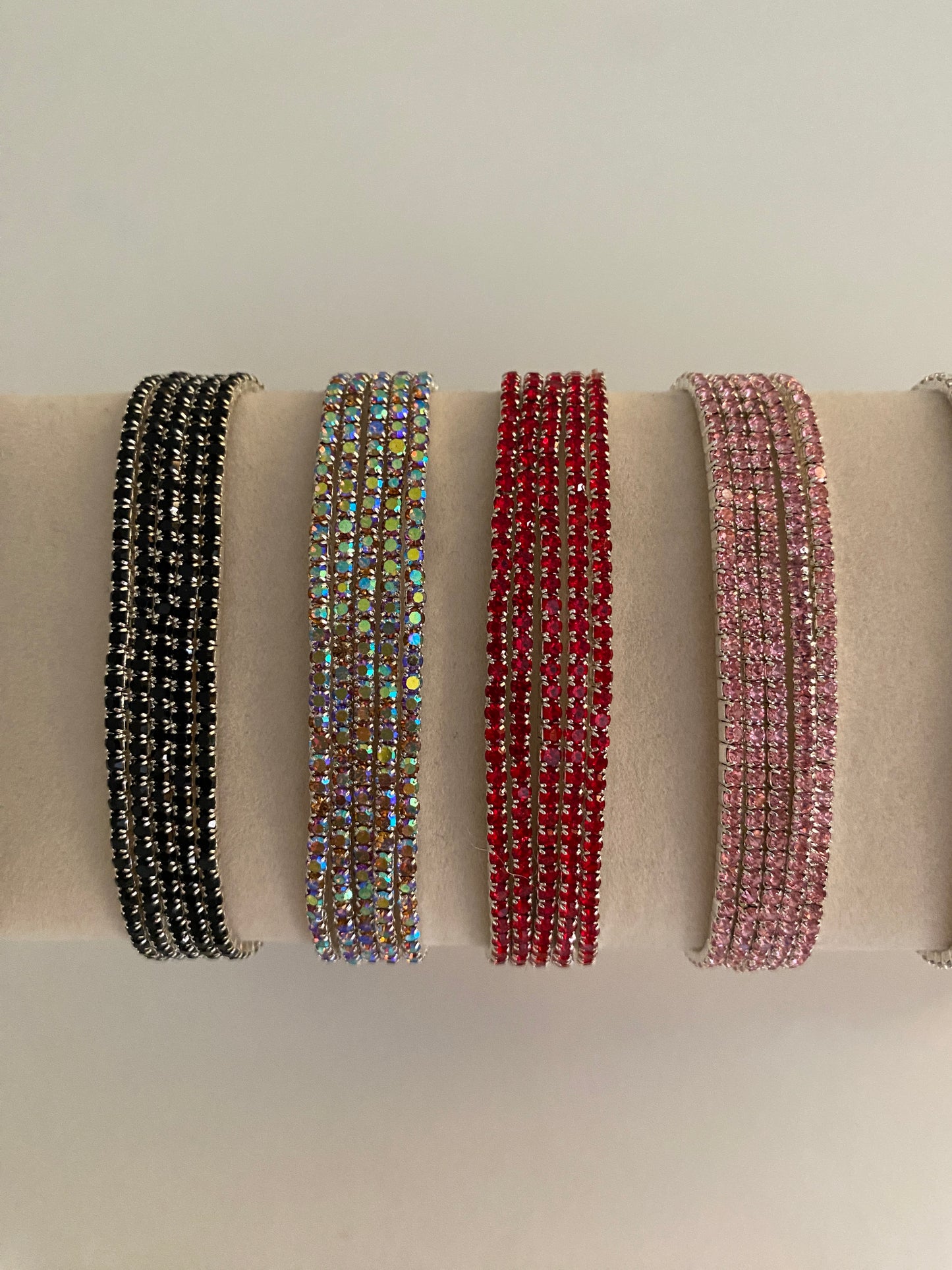 Elastic tennis bracelets