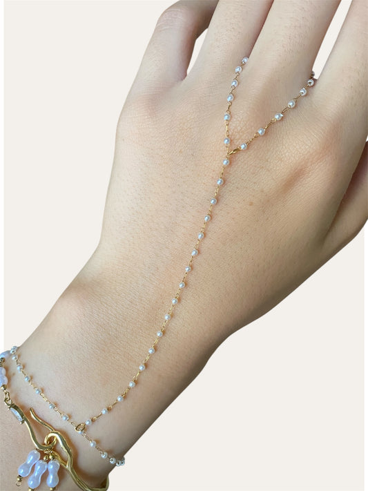 Pearl thread hand chain