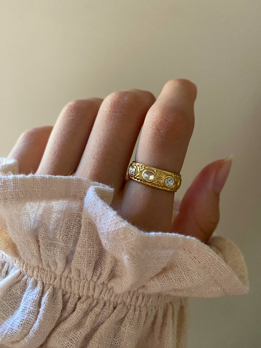 White Gems Ring