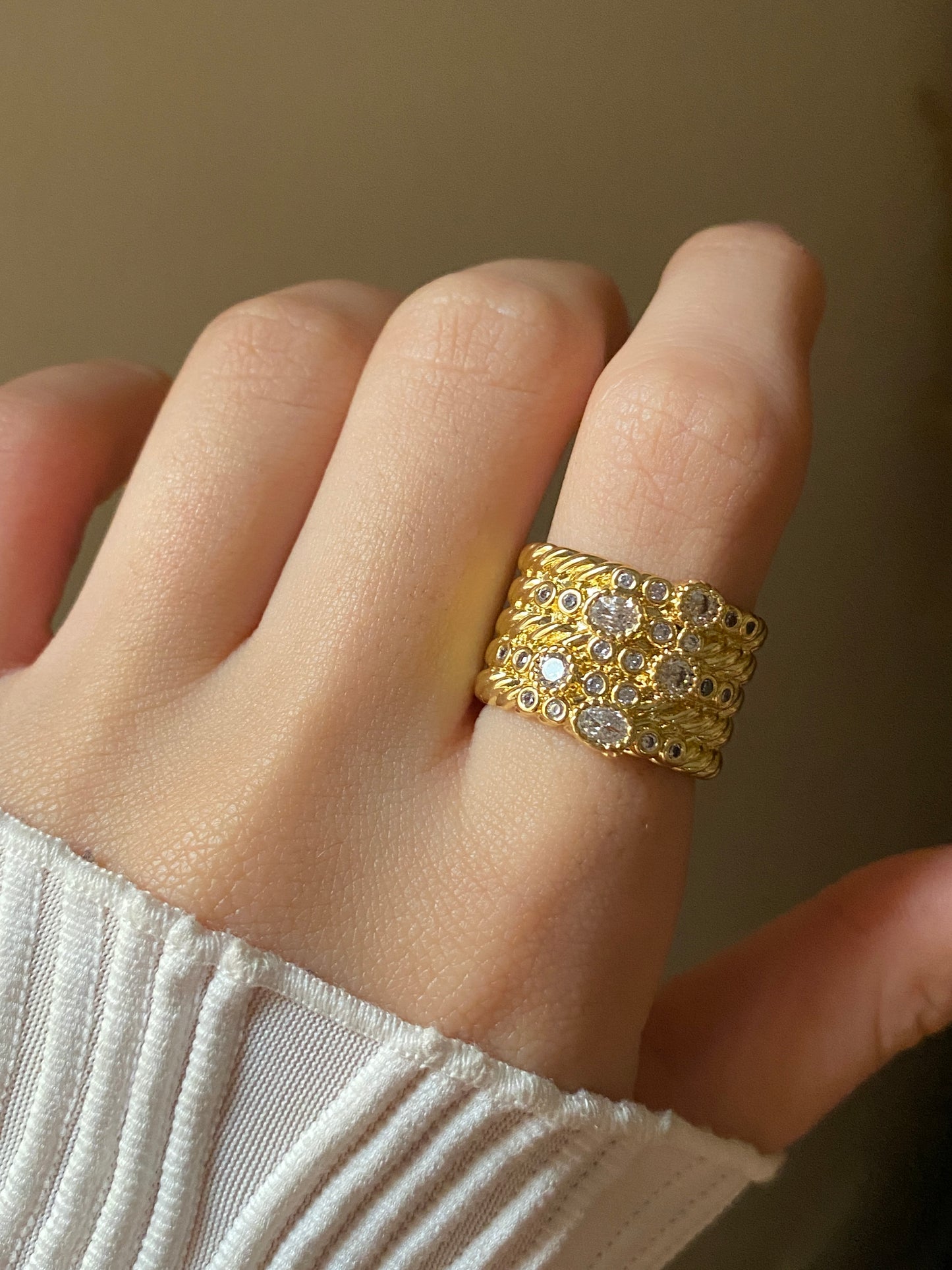 Luminous Halo Ring