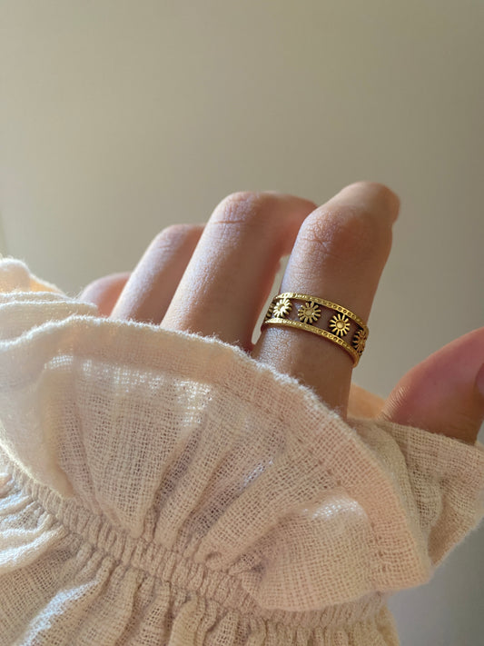 Flower Belt Ring