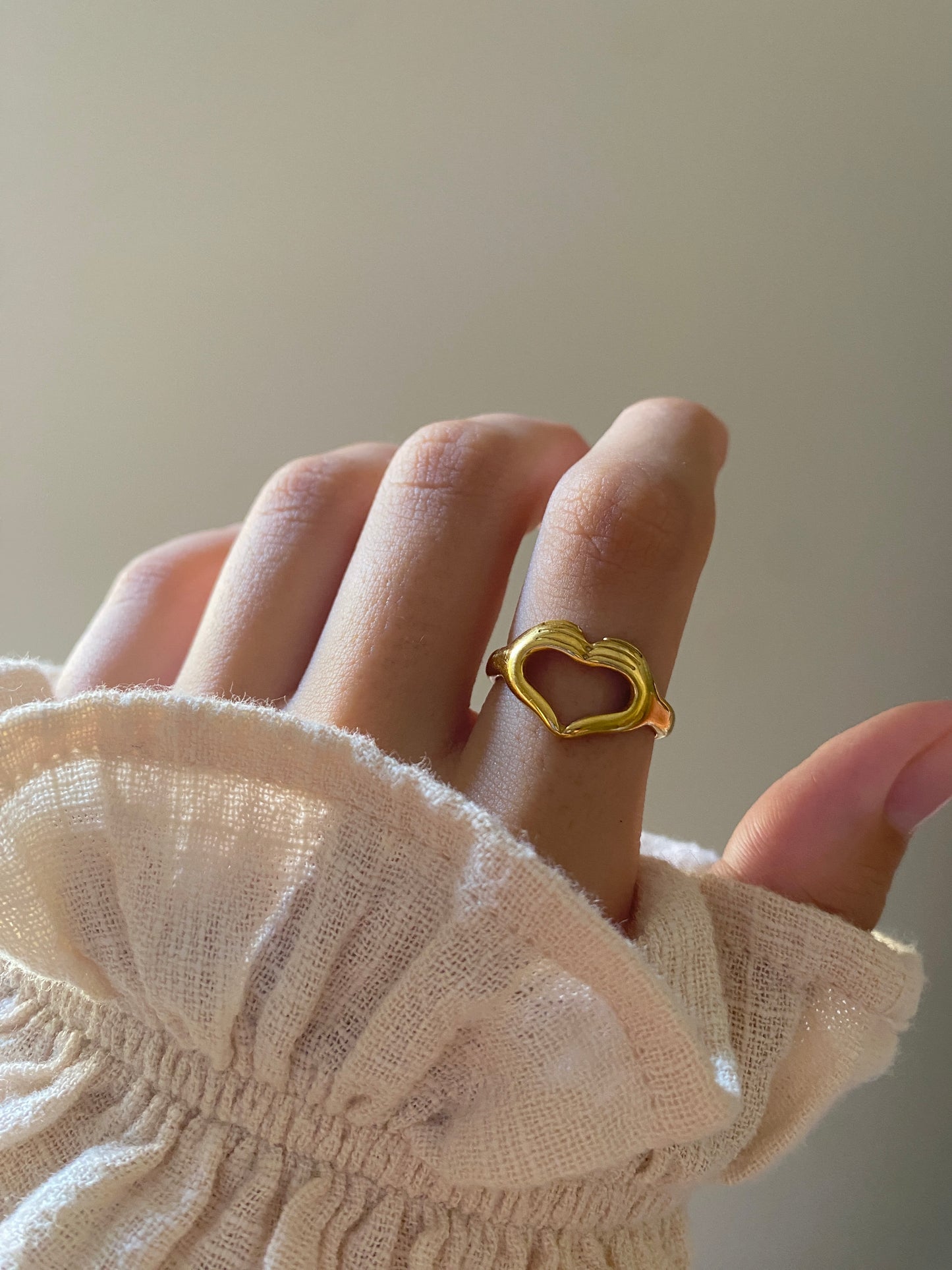 Hand Heart Ring