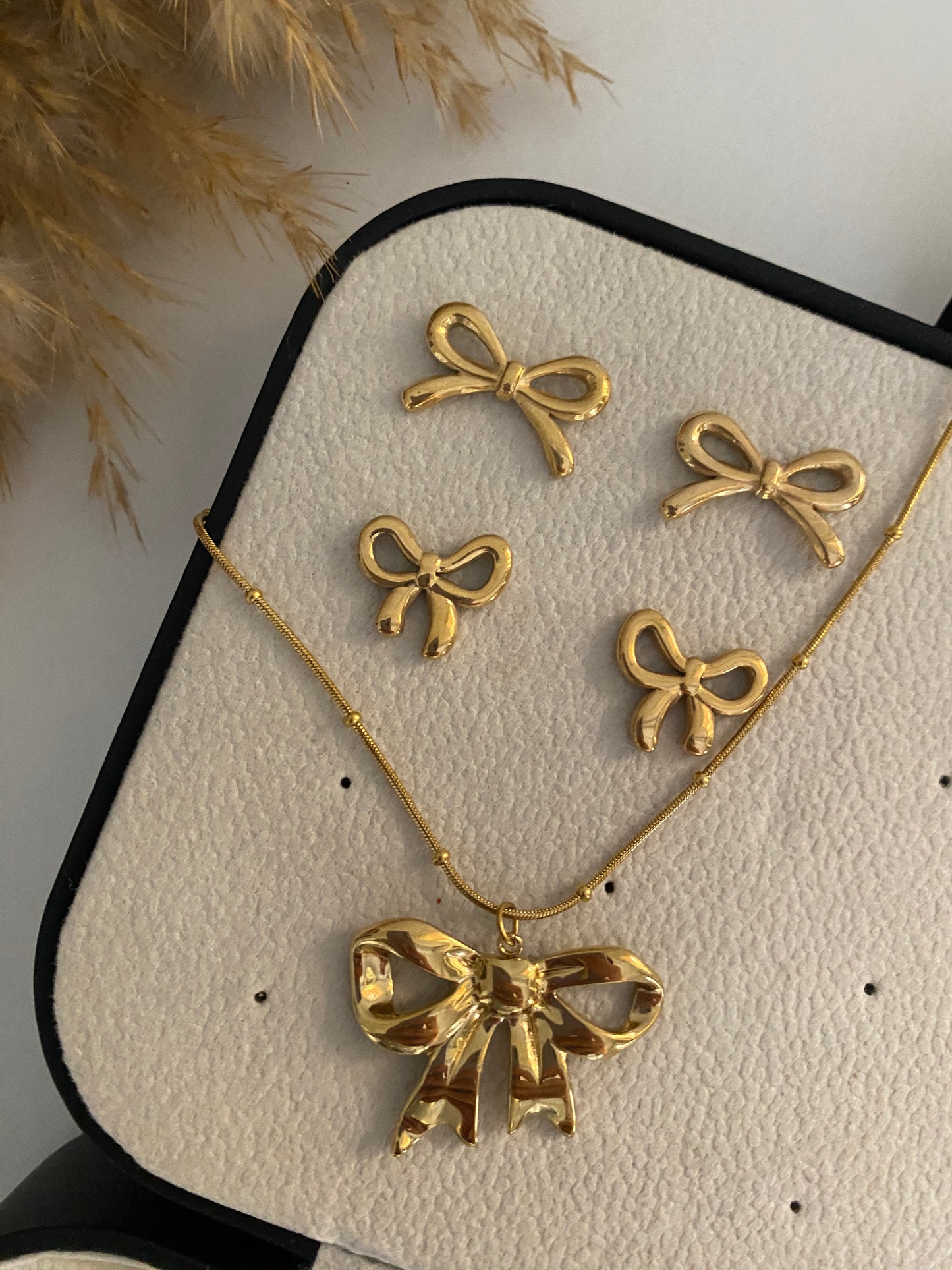 Bow Earring