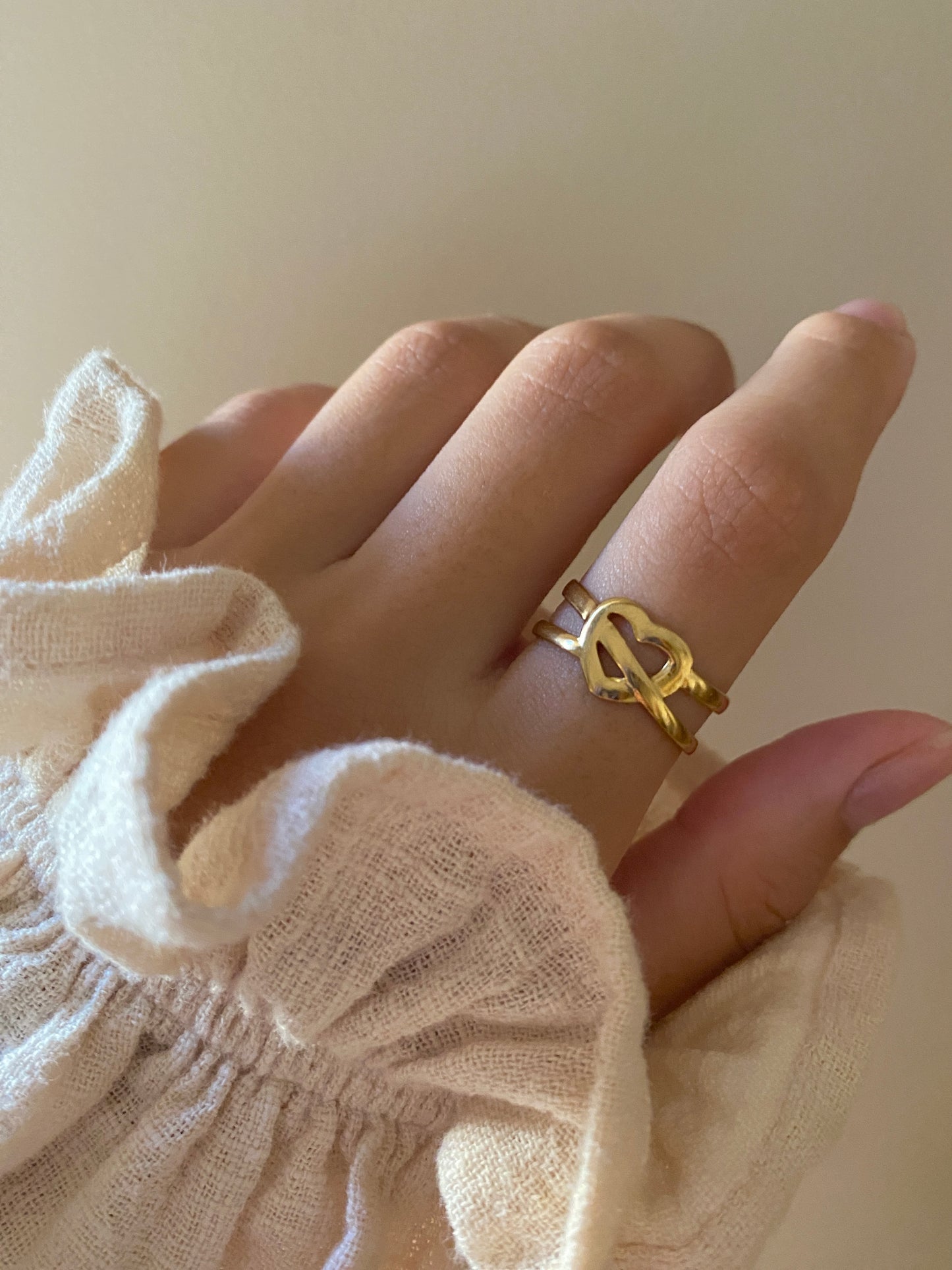 Crossed Heart Ring