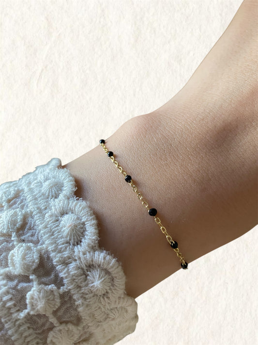 Noir thread bracelet