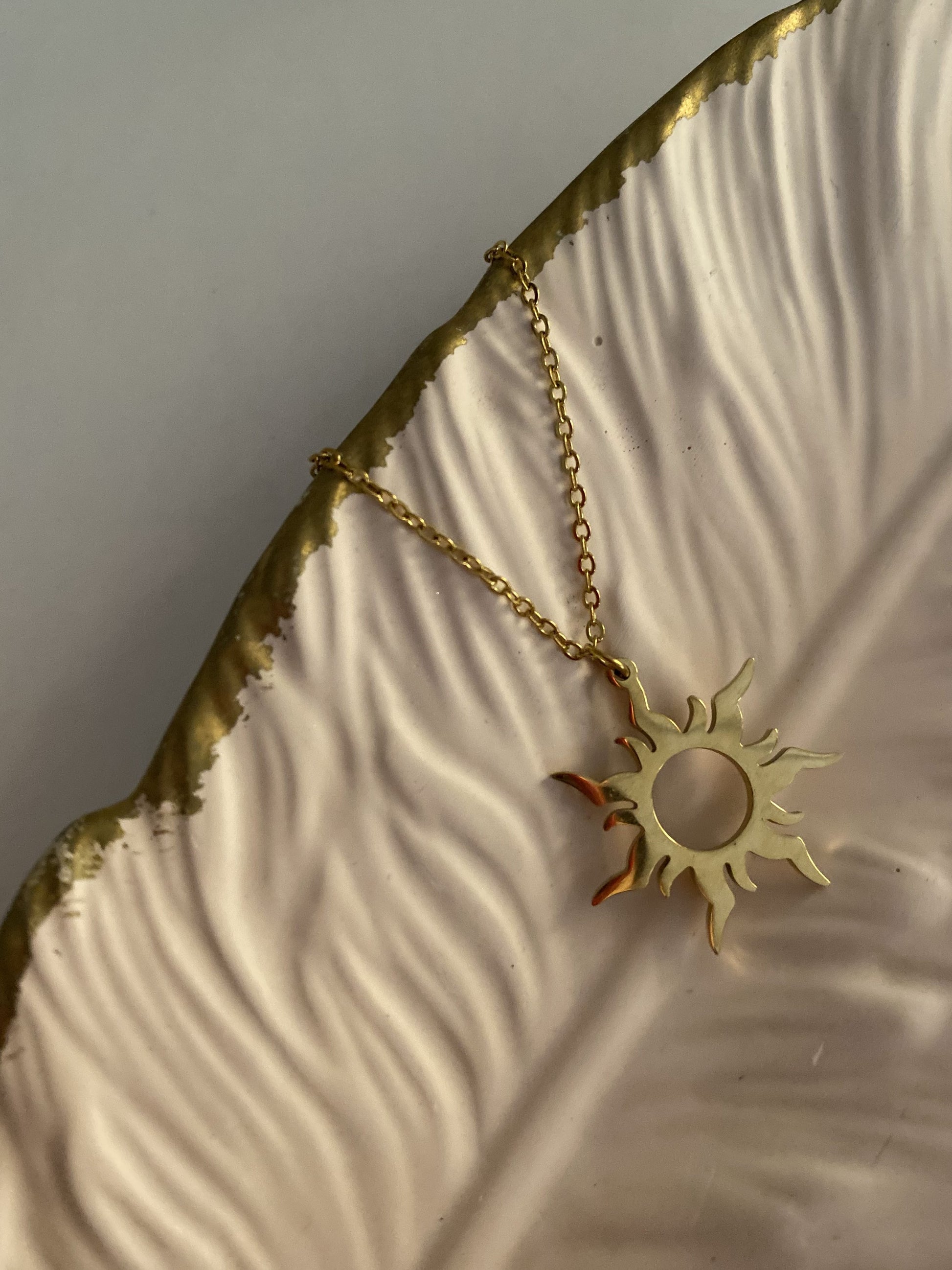 Rapunzel Sun Necklace – Ventti Accessories